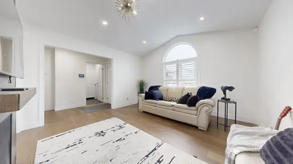 67 Park RD N, Oshawa, ON L1J 4K8