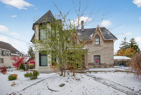 64 High ST, Barrie, ON L4N 1W4