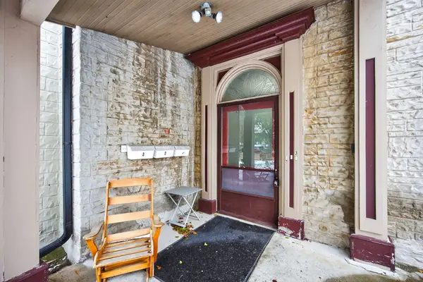 64 High ST, Barrie, ON L4N 1W4