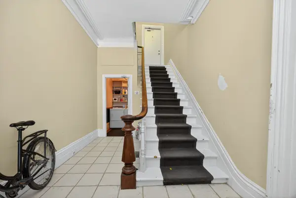 64 High ST, Barrie, ON L4N 1W4