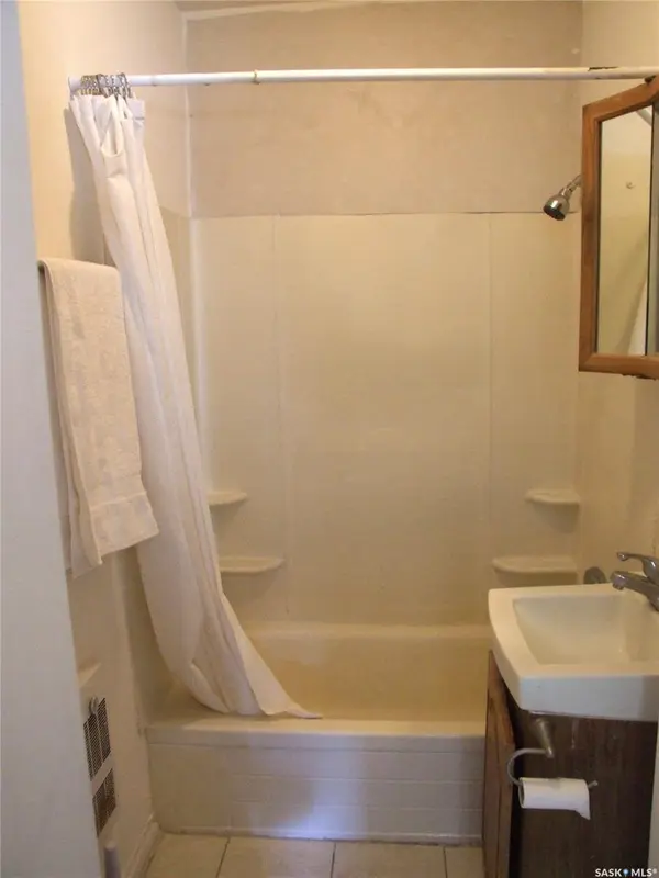 150 2nd STREET E, Fox Valley, SK S0N 0V0