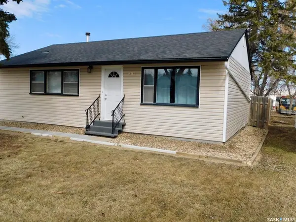 507 2nd AVENUE E, Assiniboia, SK S0H 0B0