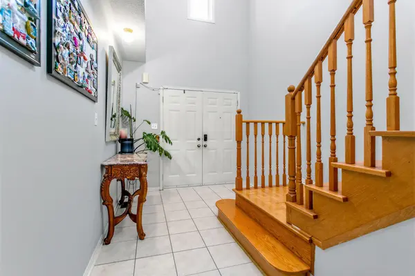 660 Mirage PL, Mississauga, ON L5R 3Y3