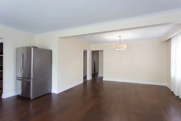 30 Northampton DR, Toronto W08, ON M9B 4S6