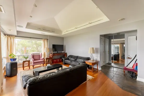 75 Maple AVE S #3, Mississauga, ON L5H 2R7