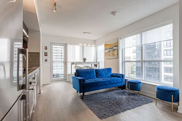 7 Mabelle AVE #804, Toronto W08, ON M9A 4X1