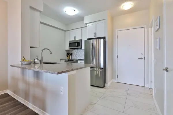 60 Heintzman ST #2404, Toronto W02, ON M6P 5A1