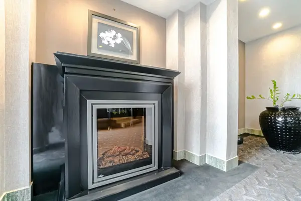 4450 Tucana CT #1610, Mississauga, ON L5R 3R4