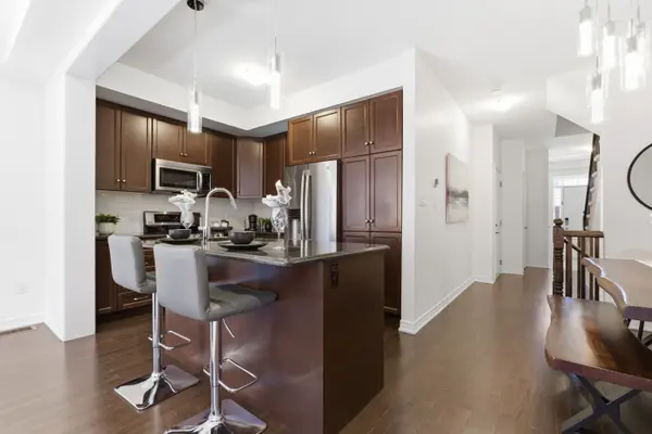 383 Wheat Boom DR, Oakville, ON L6H 0R3