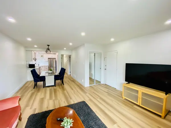 63 MISSISSAUGA RD #2, Mississauga, ON L5H 2H9