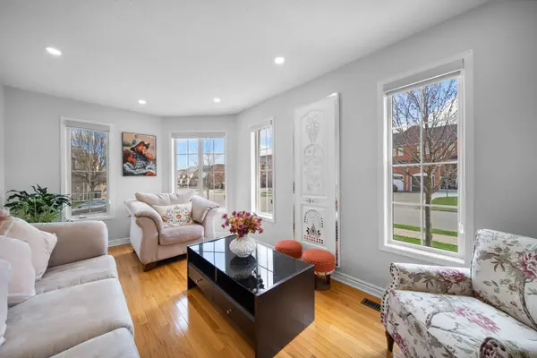 85 Albright RD, Brampton, ON L6X 5E3