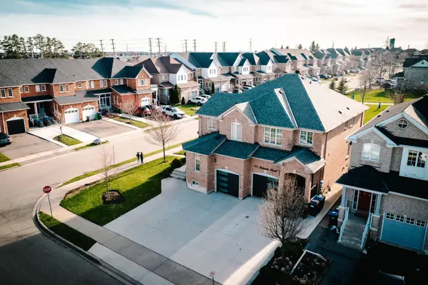 85 Albright RD, Brampton, ON L6X 5E3