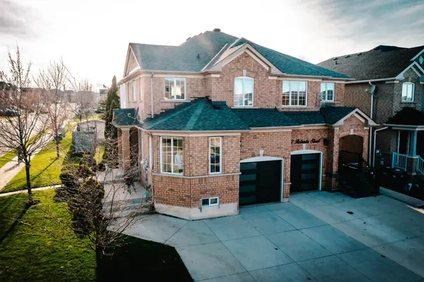 85 Albright RD, Brampton, ON L6X 5E3