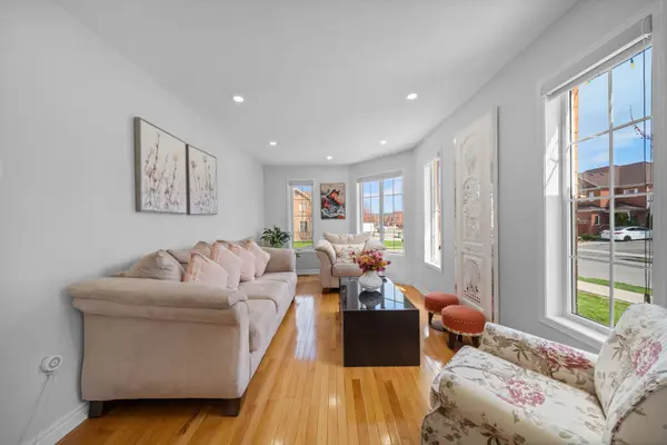 85 Albright RD, Brampton, ON L6X 5E3