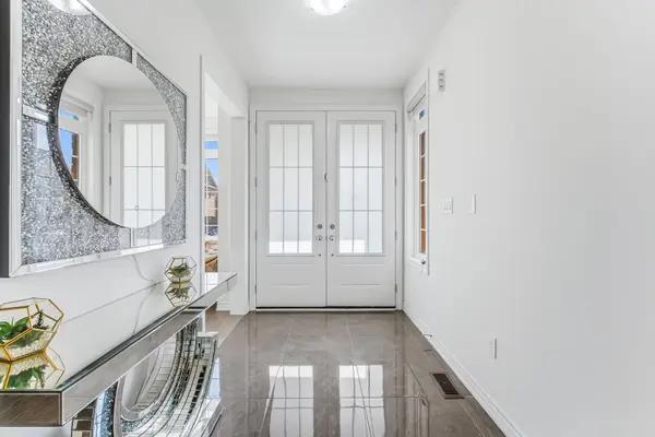 30 Tiger CRES, Brampton, ON L6R 4C1