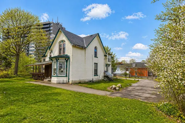 20 Elliott ST, Cambridge, ON N1R 2J2