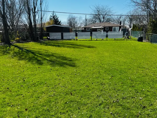 15 Collier RD N, Thorold, ON L2V 2W8