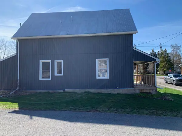 261 Robert ST, Greater Napanee, ON K7R 2N4