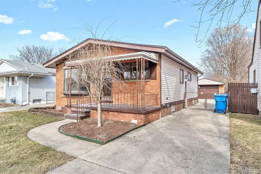 20532 POWERS AVE, Dearborn Heights, MI 48125