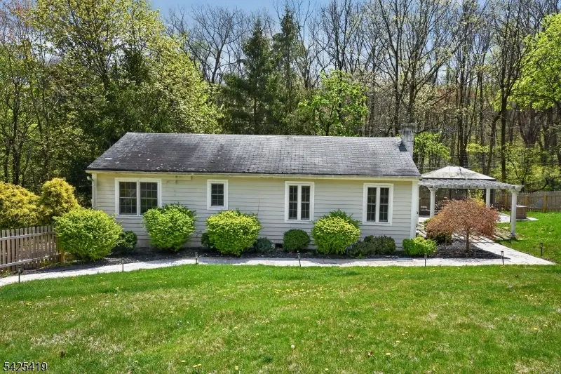 118 Hillside Ter, Lebanon Twp., NJ 07830