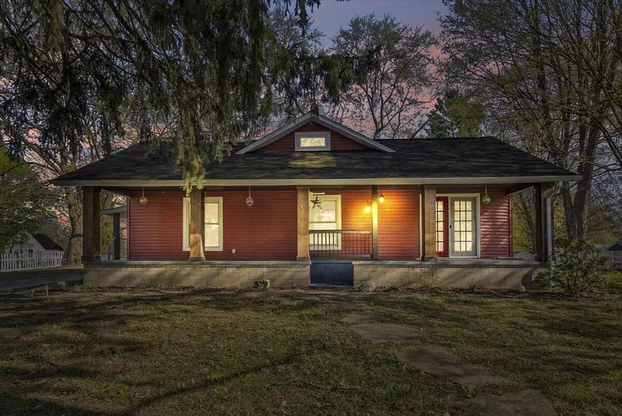 692 W Bridge ST, Plainwell City, MI 49080