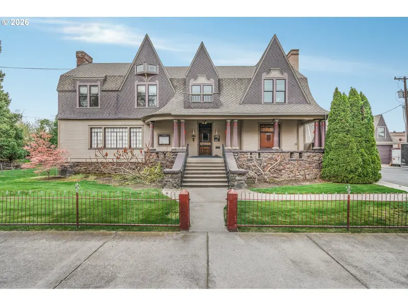 233 SE 4TH ST, Pendleton, OR 97801