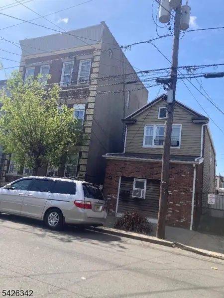 131-133 Delancy St, Newark City, NJ 07105