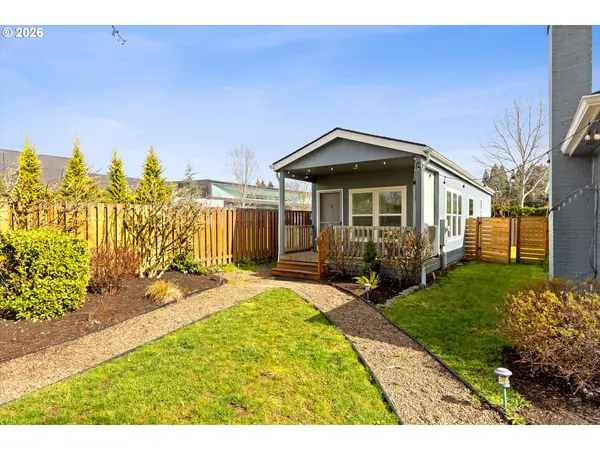 900 N WILLIAMS ST, Newberg, OR 97132