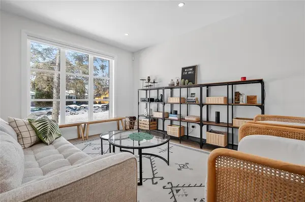 252 Lindsay ST, Winnipeg, MB R3N 1H1