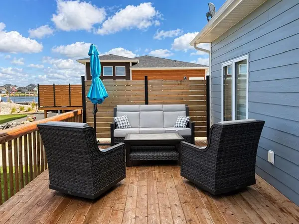 171 Waterfront DR, Gimli Rm, MB R0C 1B0