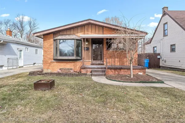 20532 POWERS AVE, Dearborn Heights, MI 48125