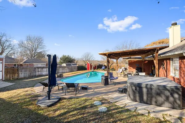 1701 Oakmeadow Drive, Decatur, TX 76234