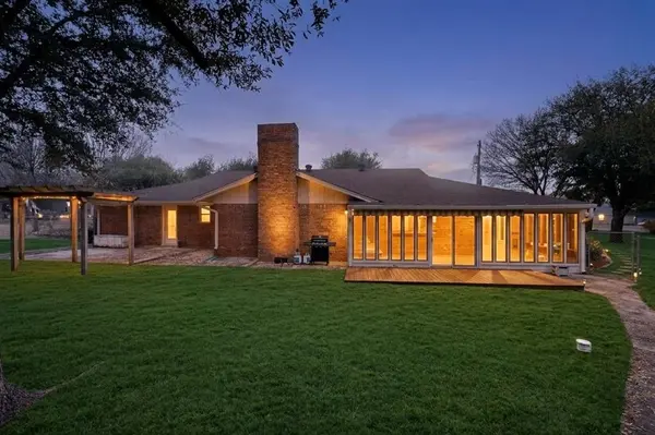 623 S Harbor Court, Granbury, TX 76048