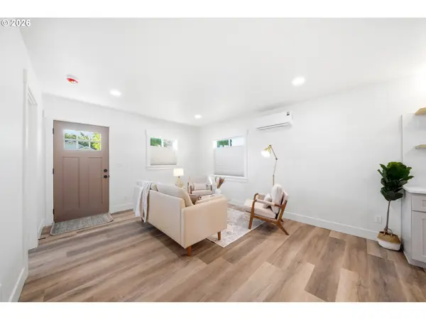 804 S 7TH AVE, Kelso, WA 98626