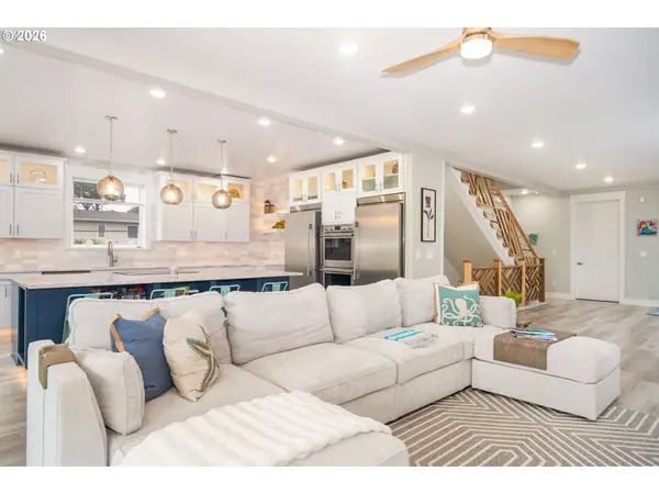 6785 GLEN AVE, Gleneden Beach, OR 97388