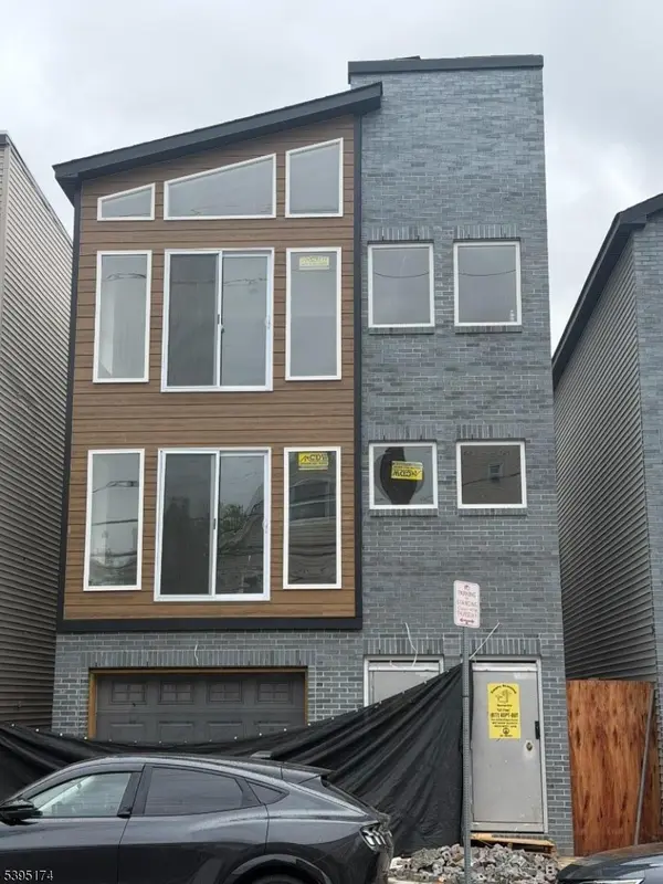 195 12th Ave, Newark City, NJ 07107