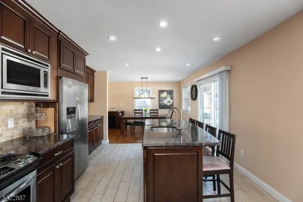 22 Andrew St, Green Brook Twp., NJ 08812