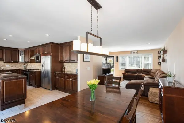 22 Andrew St, Green Brook Twp., NJ 08812