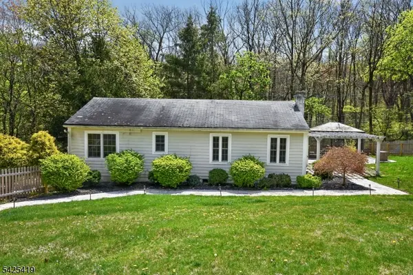 118 Hillside Ter, Lebanon Twp., NJ 07830