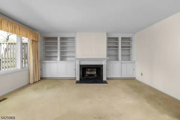 3 Macmillan Ct, Mahwah Twp., NJ 07430