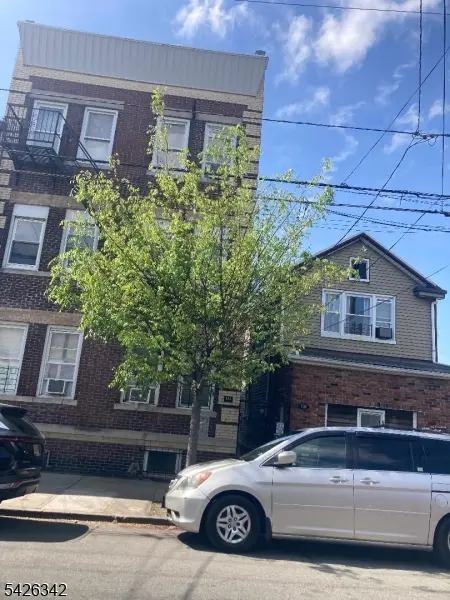 131-133 Delancy St, Newark City, NJ 07105