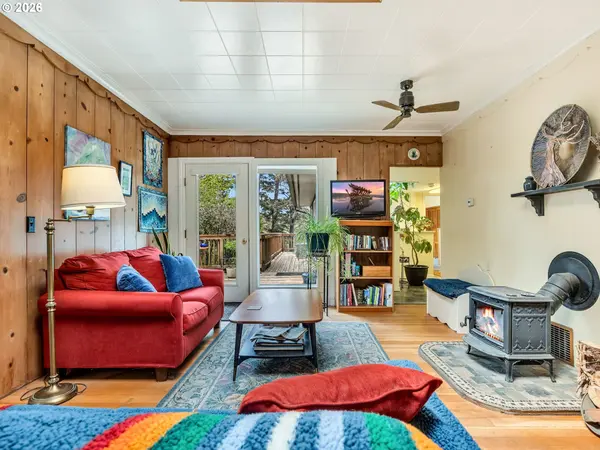 91848 Hwy 104, Warrenton, OR 97146