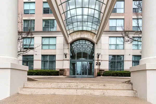 23 Lorraine DR E #318, Toronto C07, ON M2N 6Z6