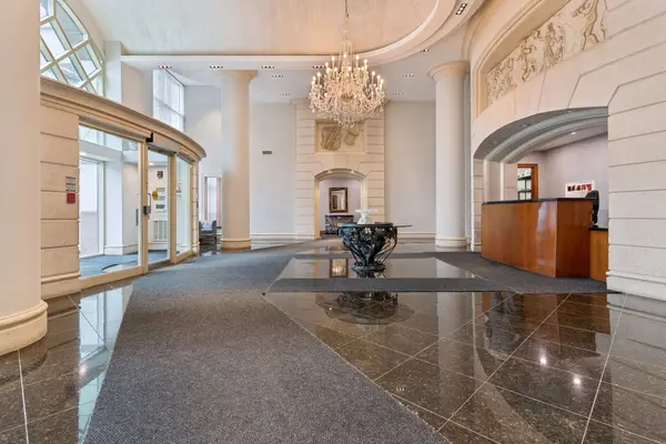 23 Lorraine DR E #318, Toronto C07, ON M2N 6Z6