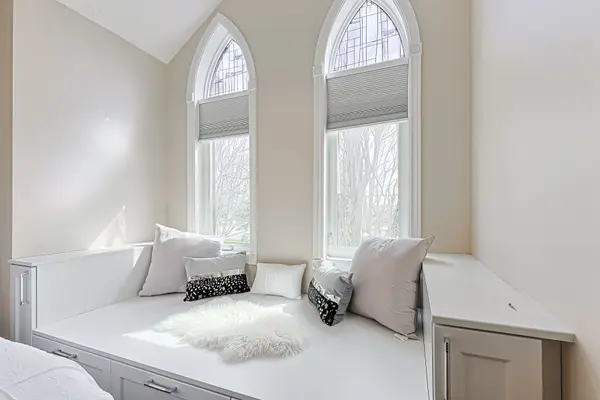 15 Queens Plate DR, Markham, ON L6C 2A9