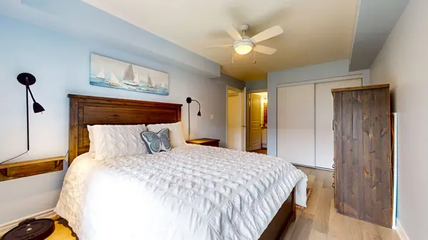 5 Anchorage CRES #202, Collingwood, ON L9Y 0Y6