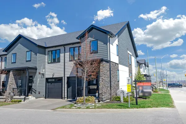 1 Stonehart LN #22, Barrie, ON L4M 7E8