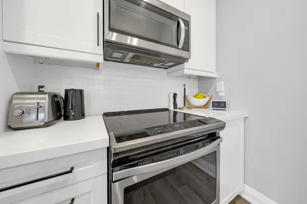 1 Stonehart LN #22, Barrie, ON L4M 7E8