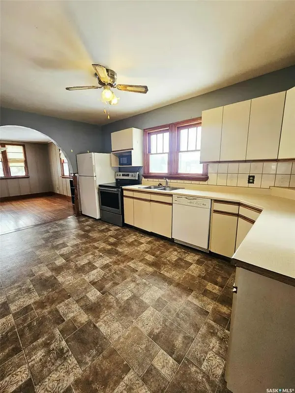 303 Ohlen STREET, Stockholm, SK S0A 3Y0