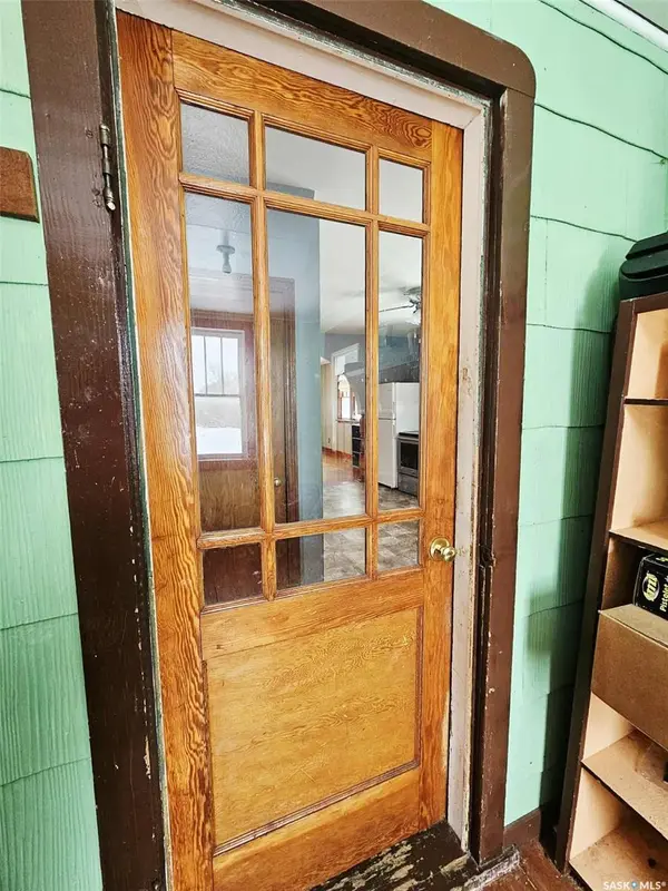 303 Ohlen STREET, Stockholm, SK S0A 3Y0